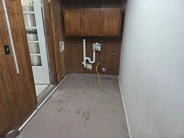 228 E J St — Photo 19