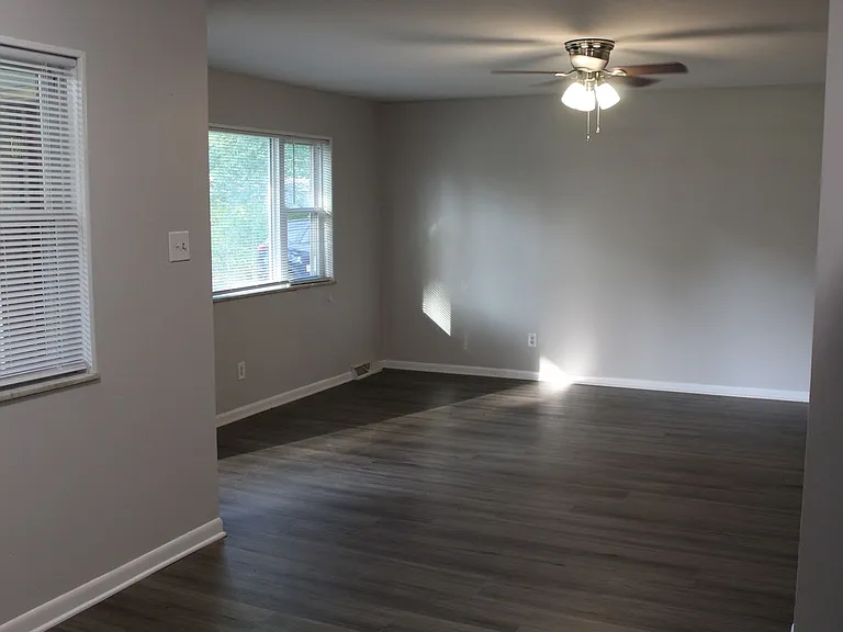 88 Poplar Grove Dr — Photo 3