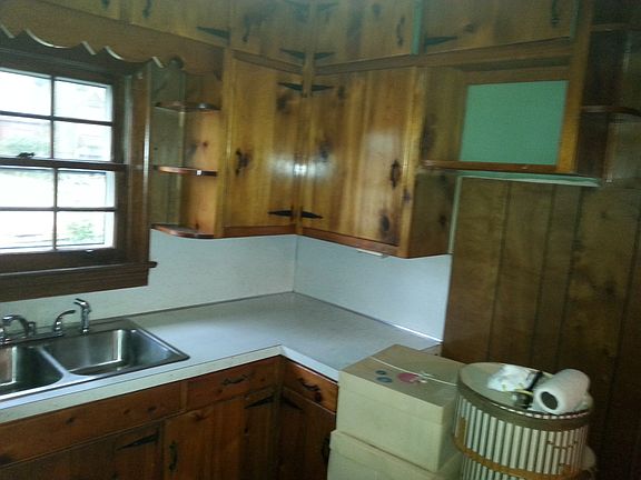 3rd image of 1204 Jones St