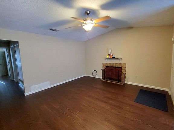 5th image of 120 Oakwood Ln
