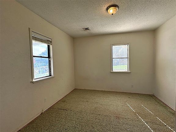 2nd image of 321 W 1st St