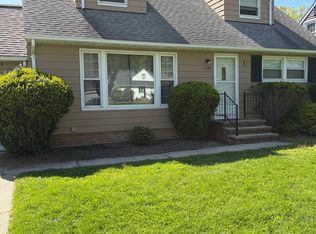 1348 Beaconfield Rd, Lyndhurst, OH 44124