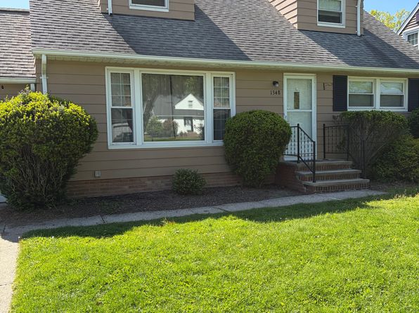 1348 Beaconfield Rd