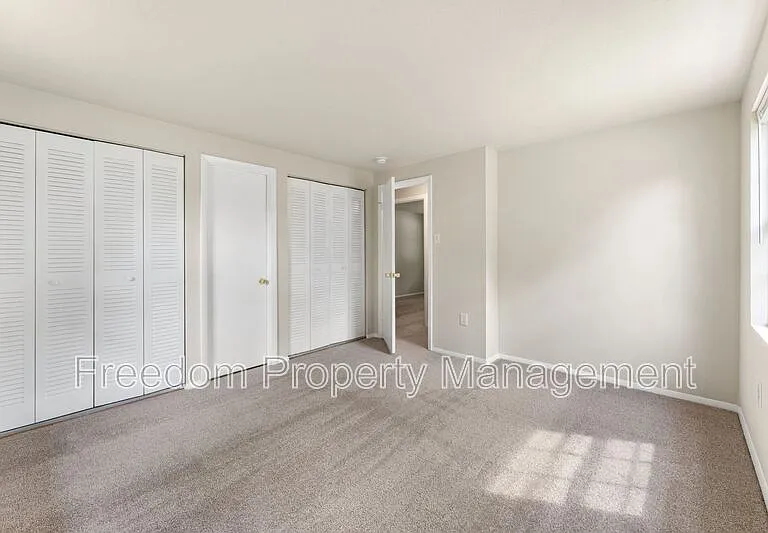 2516 Tabor Ct — Photo 18