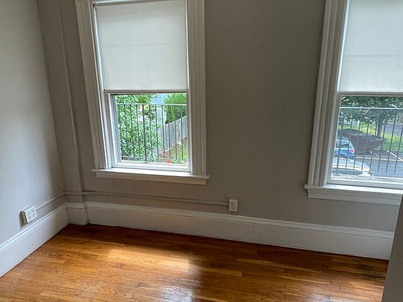 3rd image of 196 Fairmount Ave APT 6