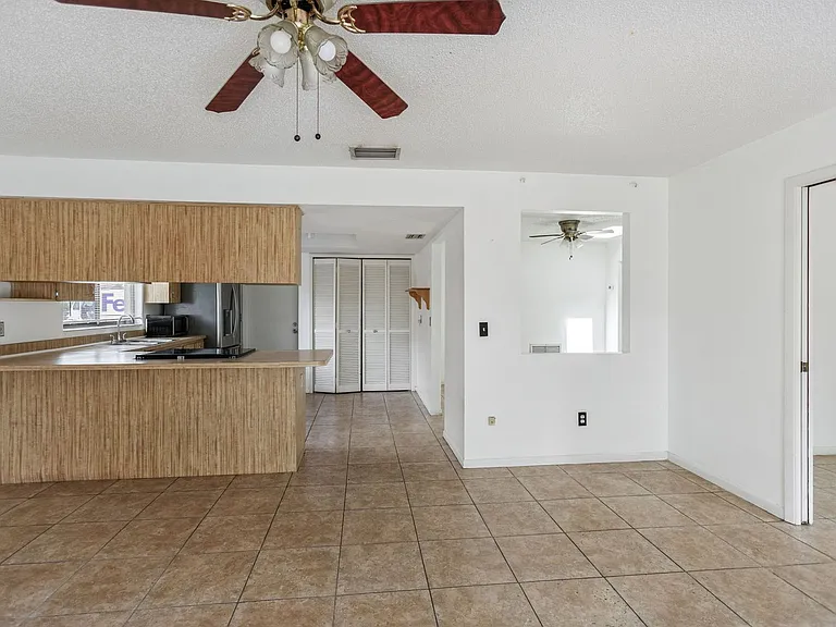 14907 Coldwater Ln — Photo 10