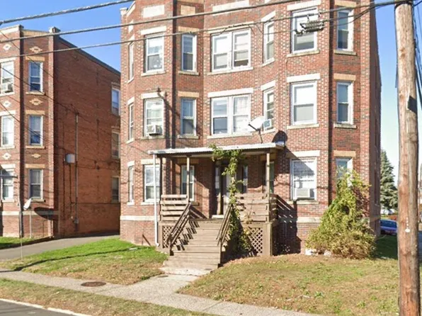 639 W Main St #2E, New Britain, CT 06053