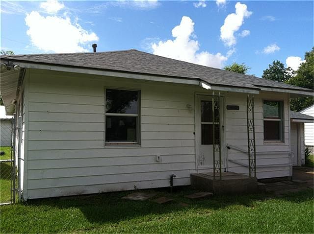 1st image of 10406 N La Crosse St