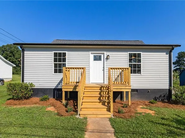 1702 Walford St, Lexington, NC 27292