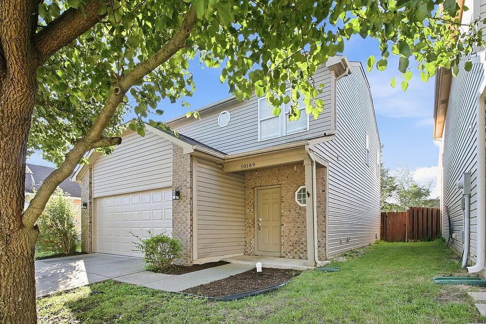 3 bed, 2.5 bath, 1728 sqft, $1,995 — Photo 2