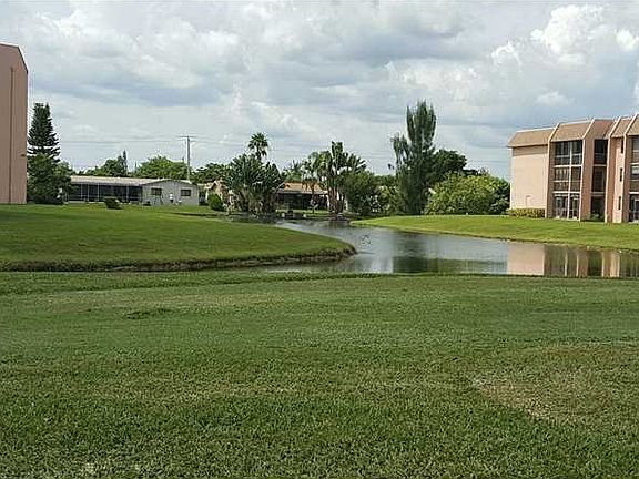 5th image of 10402 Sunrise Lakes Blvd APT 105