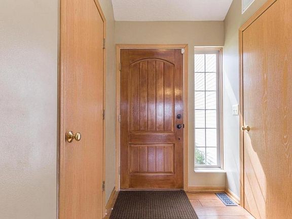 5th image of 8468 Old Ivory Way