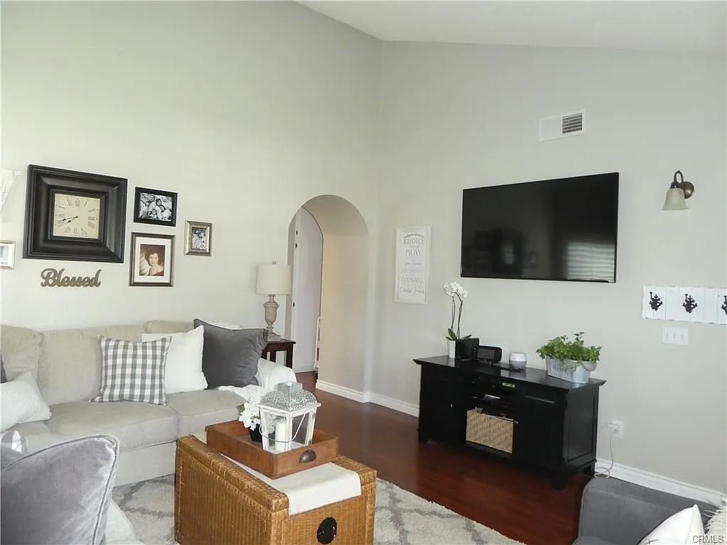 Building Photo - 2848 S Parkside Dr #1