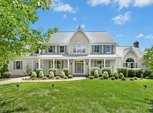 10 Red Robin Way, Raritan Twp., NJ 08822