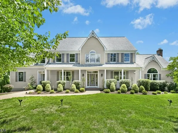 10 Red Robin Way, Raritan Twp., NJ 08822