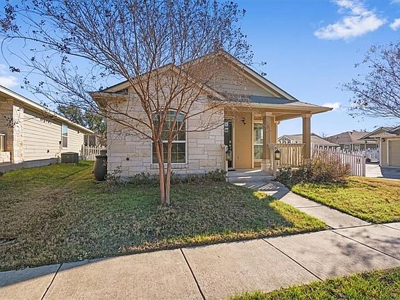 2nd image of 825 Heritage Springs Trl