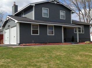 3950 Sandpiper Ln, Liverpool, NY 13090