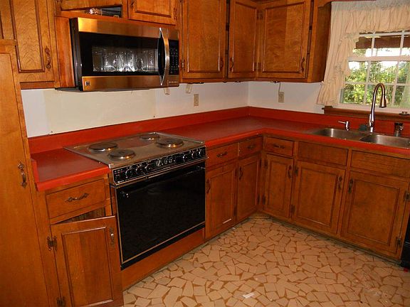 3rd image of 3056 Fairborn Dr
