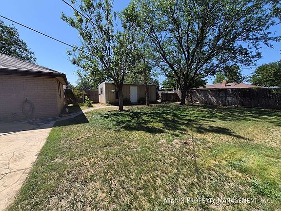 3rd image of 2805 James Louis Dr