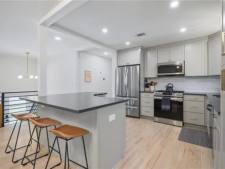 677 Hillandale Cir SW — Photo 12