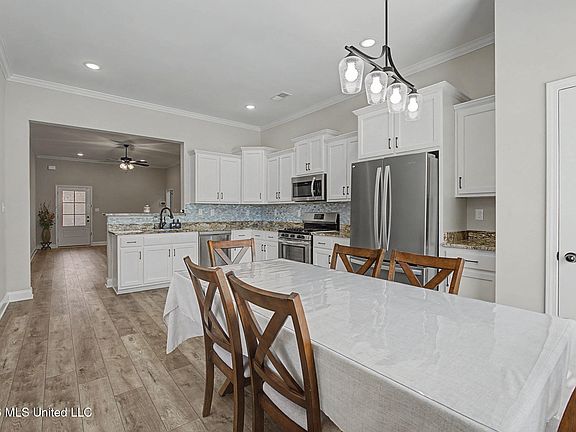 3rd image of 5175 Watson View Dr