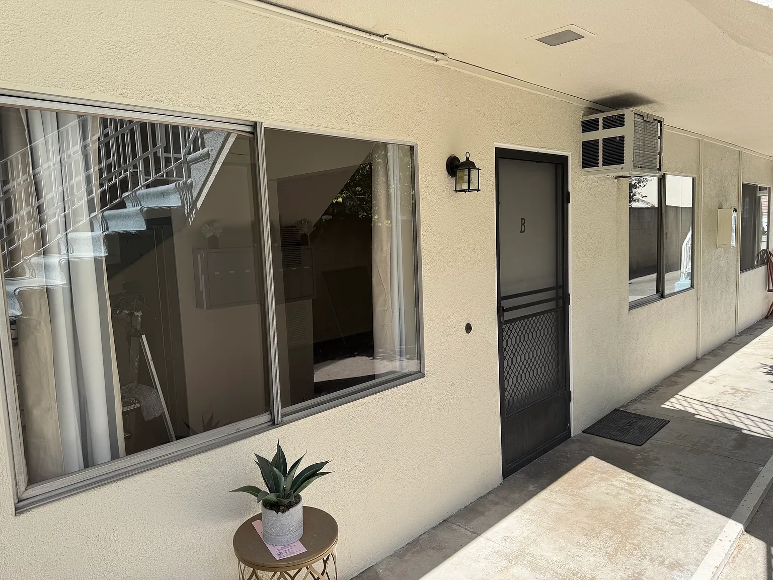 2 bed, 800 sqft, $2,350 — Photo 2