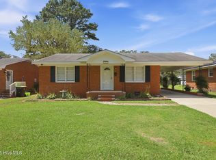 205 N Edgewood Ave, Williamston, NC 27892