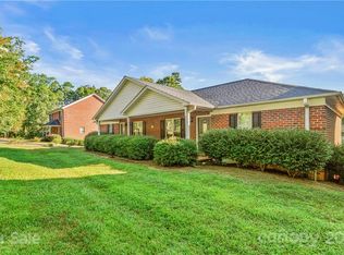 2934 Forest Park Dr, Randleman, NC 27317