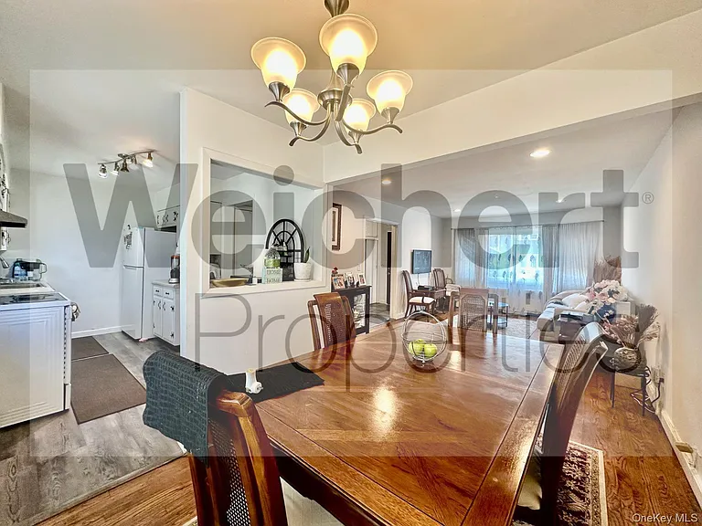 211 W 22nd St — Photo 5