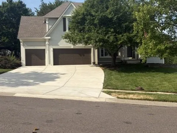 14702 England St, Overland Park, KS 66221