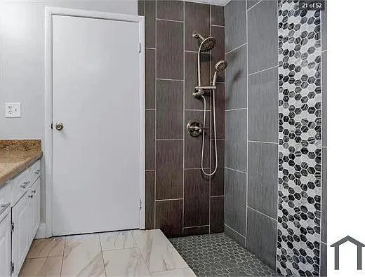 5311 Raymond Dr N — Photo 8