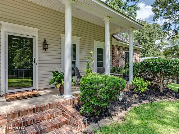 5th image of 105 Stigler Rosa Dr