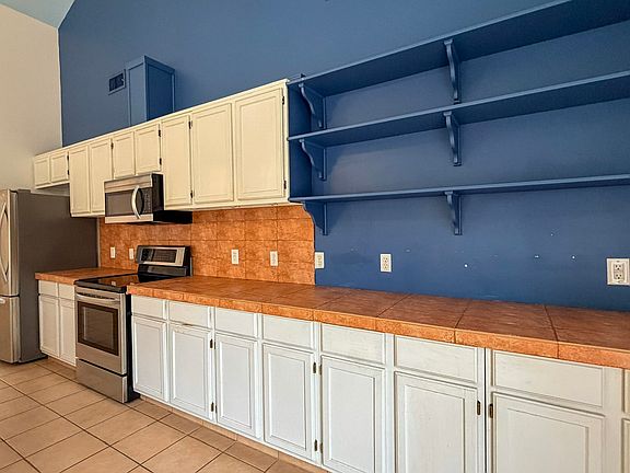 5th image of 15434 Escapade St