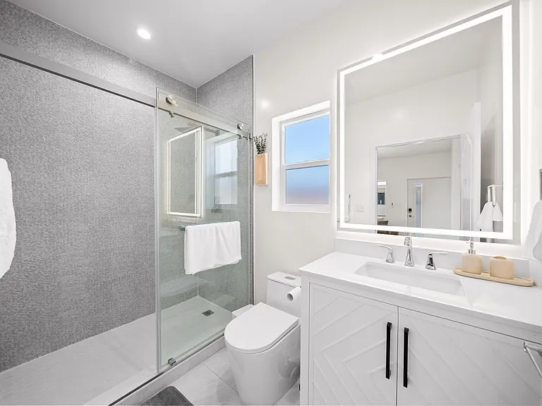 1316 S Raleo Ave — Photo 23
