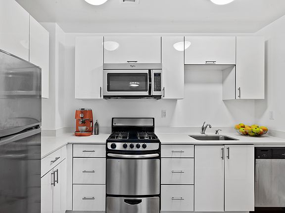 4th image of 2272 Frederick Douglass Blvd #B