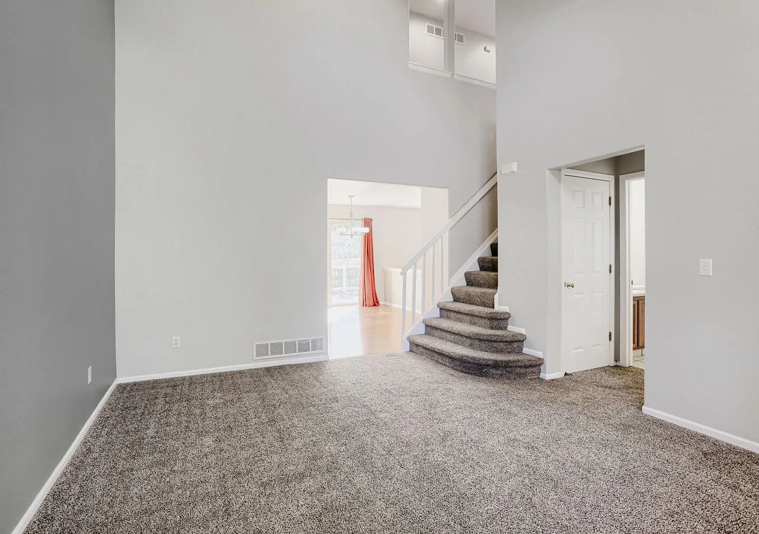 Big, Charming 4 Bedroom 2.5 Bathroom In Rock Creek! Available Now! $500 Off 1st Month's Rent — Photo 3