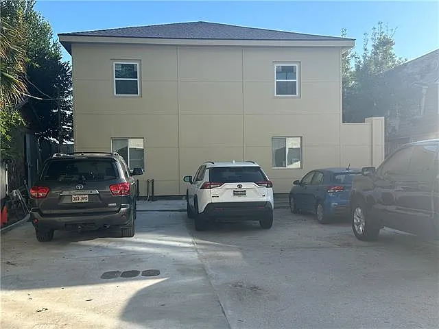 2 bed, 1.5 bath, 1227 sqft, $1,325 — Photo 2