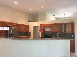 6165 SW 160th Ter, Davie, FL 33331