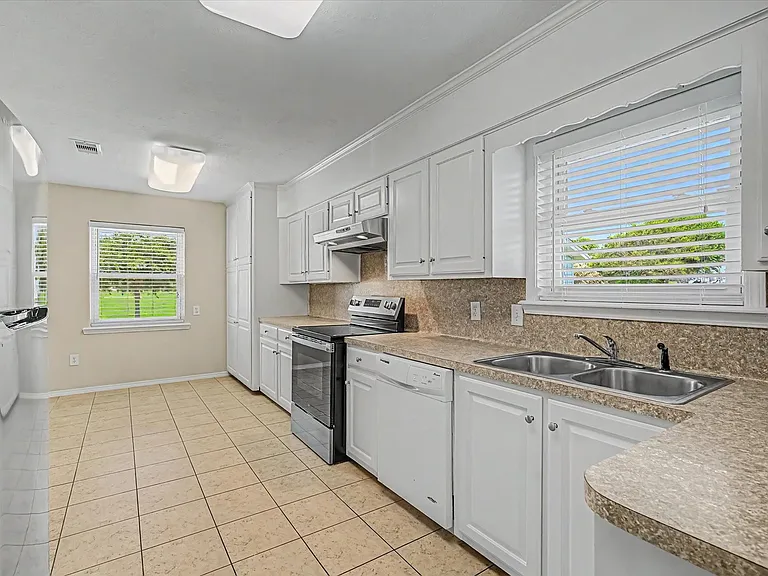 827 Pickney Ave — Photo 13