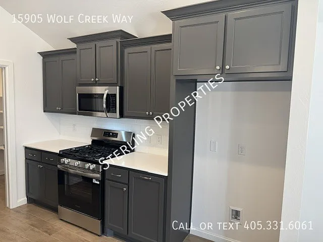 15905 Wolf Creek Dr — Photo 8