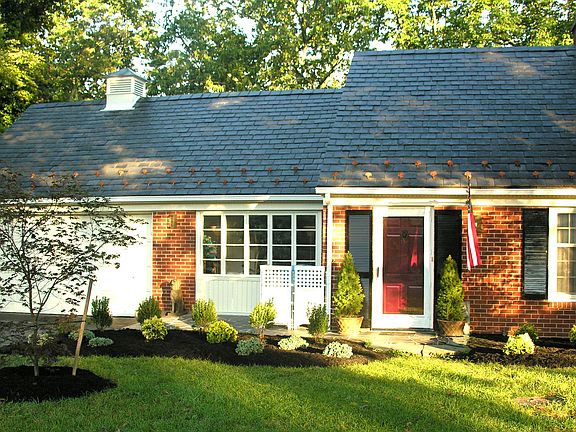 Front Showing Garage