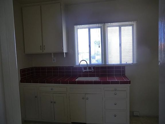 5th image of 1026 S Alma St