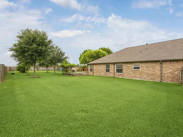 3402 Fox Ct — Photo 30