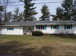 1612 Oak St, Almond, WI 54909