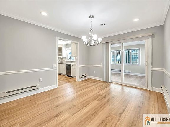 5th image of 328 Nantuckett Ln