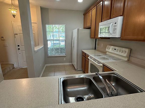 4th image of 3661 Wilshire Way Rd #76