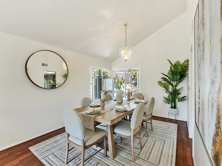 6587 Shawna Ave — Photo 5