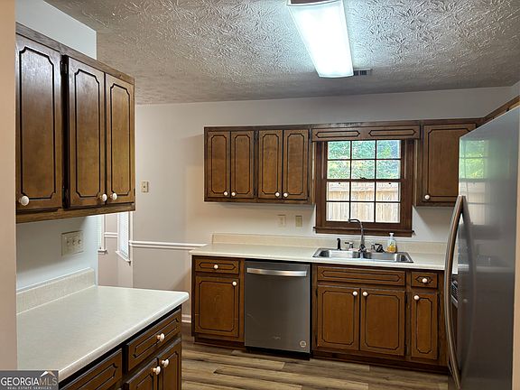 4th image of 161 Summerfield Dr