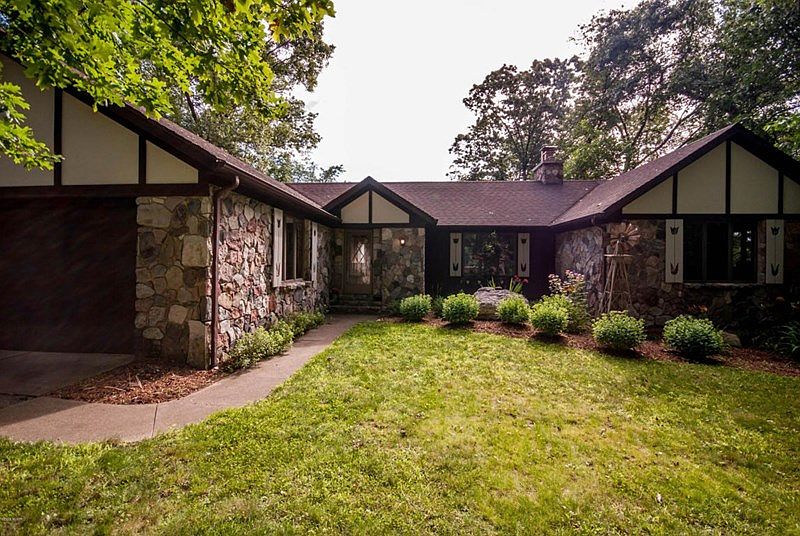 2nd image of 2575 Gulliford Dr SE