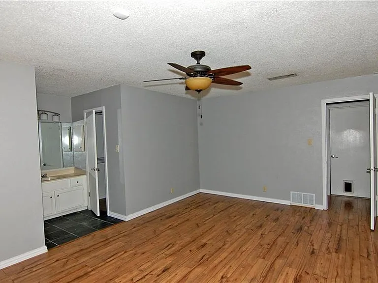10215 Missel Thrush Dr — Photo 6